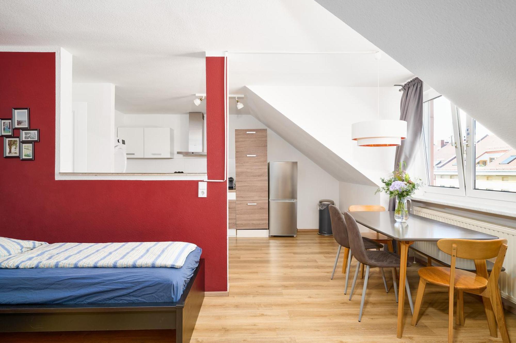 Gemuetliche Und Zentrale Dachwohnung Mit Parkplatz Und Netflix Apartment